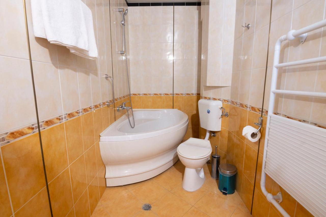 Hotel Slaviani Dimitrovgrad  Ngoại thất bức ảnh