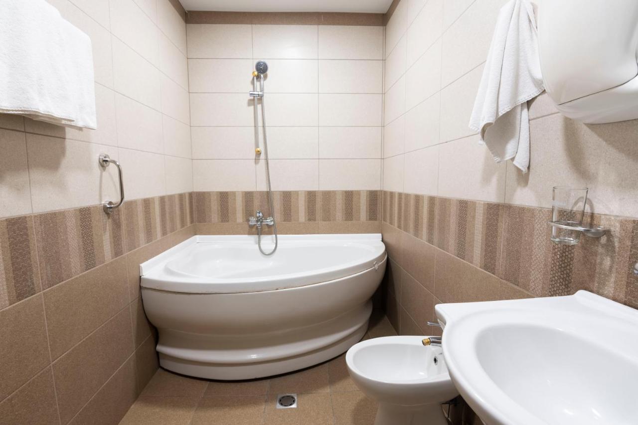Hotel Slaviani Dimitrovgrad  Ngoại thất bức ảnh