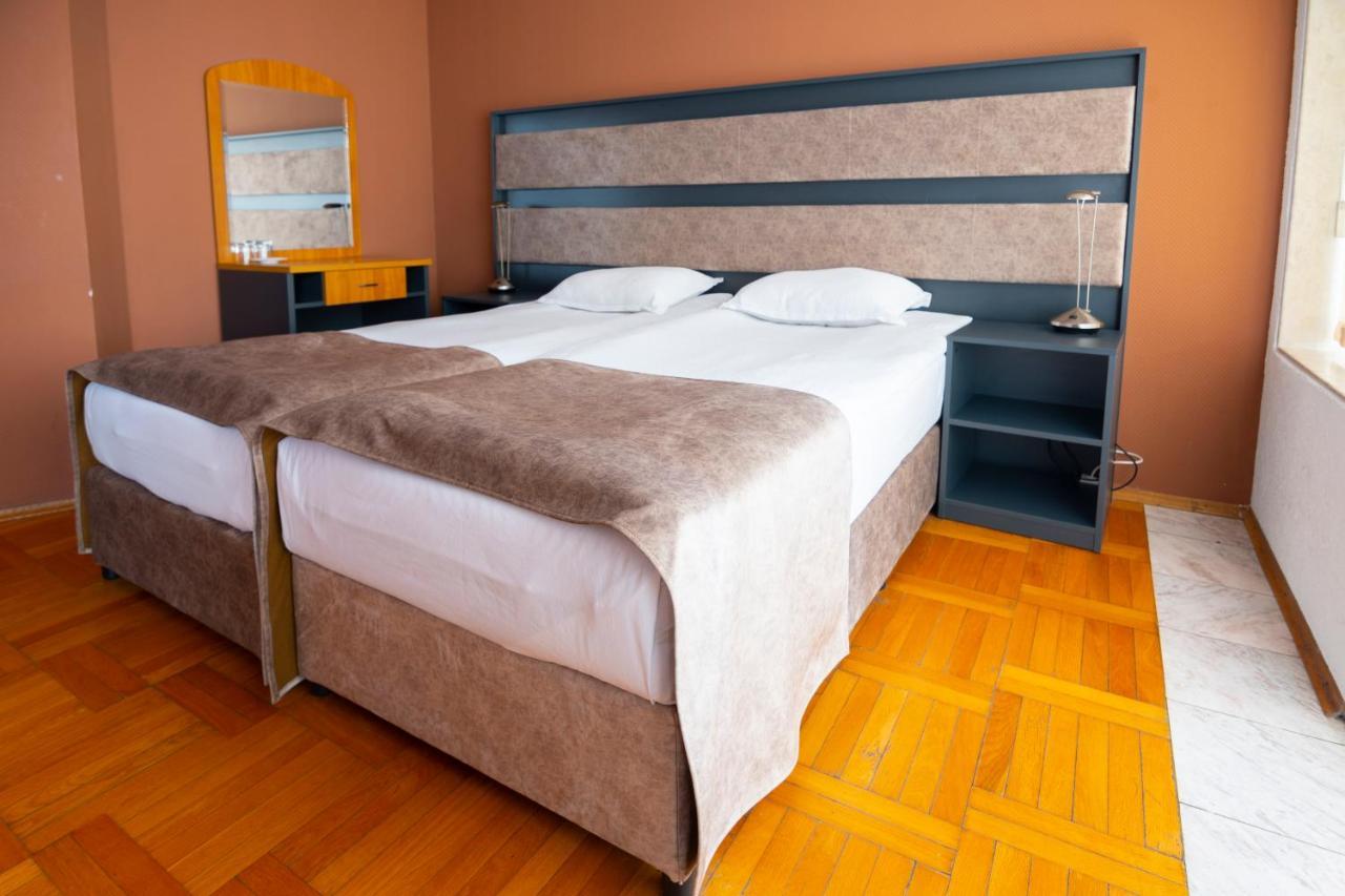 Hotel Slaviani Dimitrovgrad  Ngoại thất bức ảnh