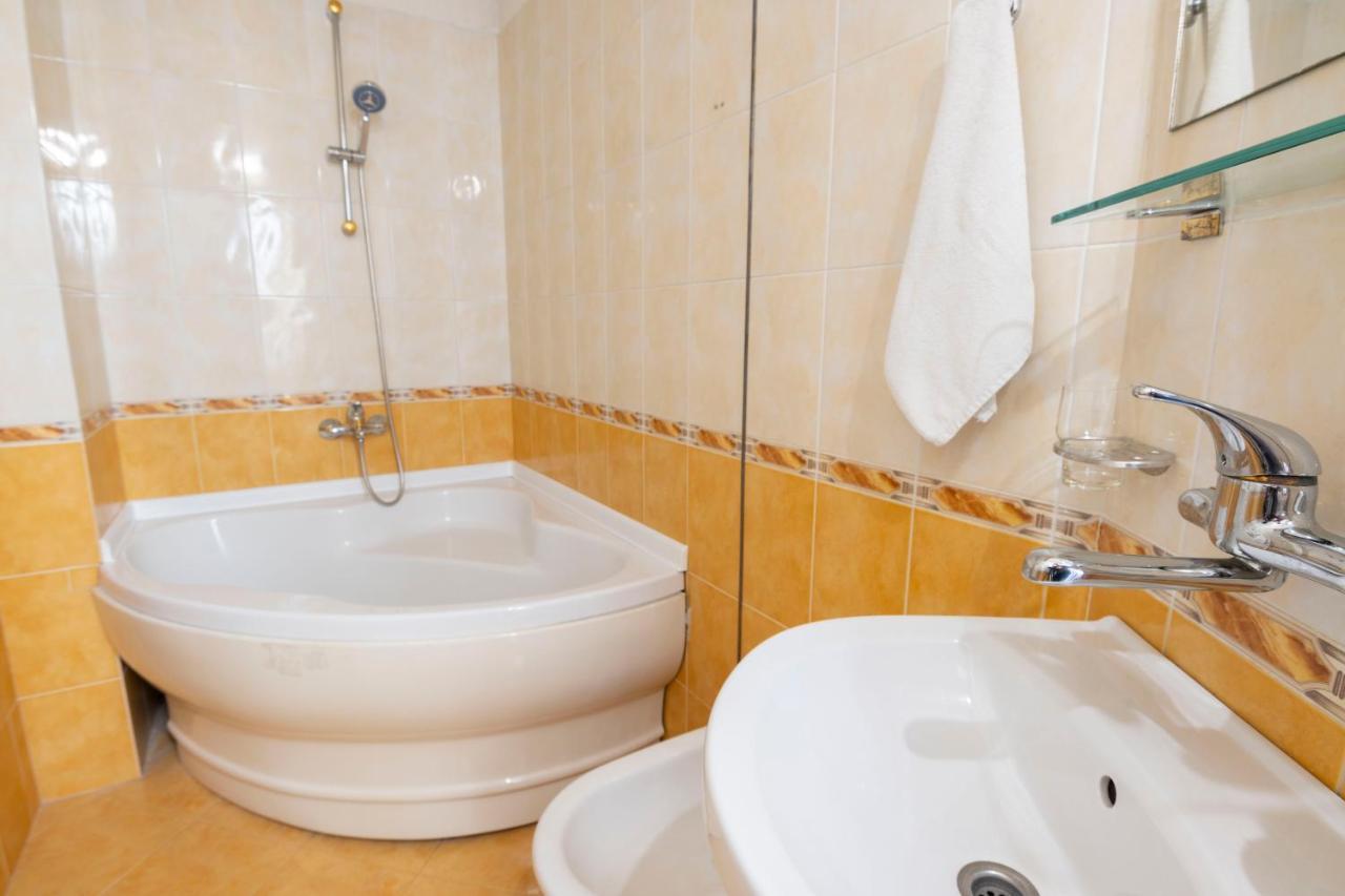 Hotel Slaviani Dimitrovgrad  Ngoại thất bức ảnh